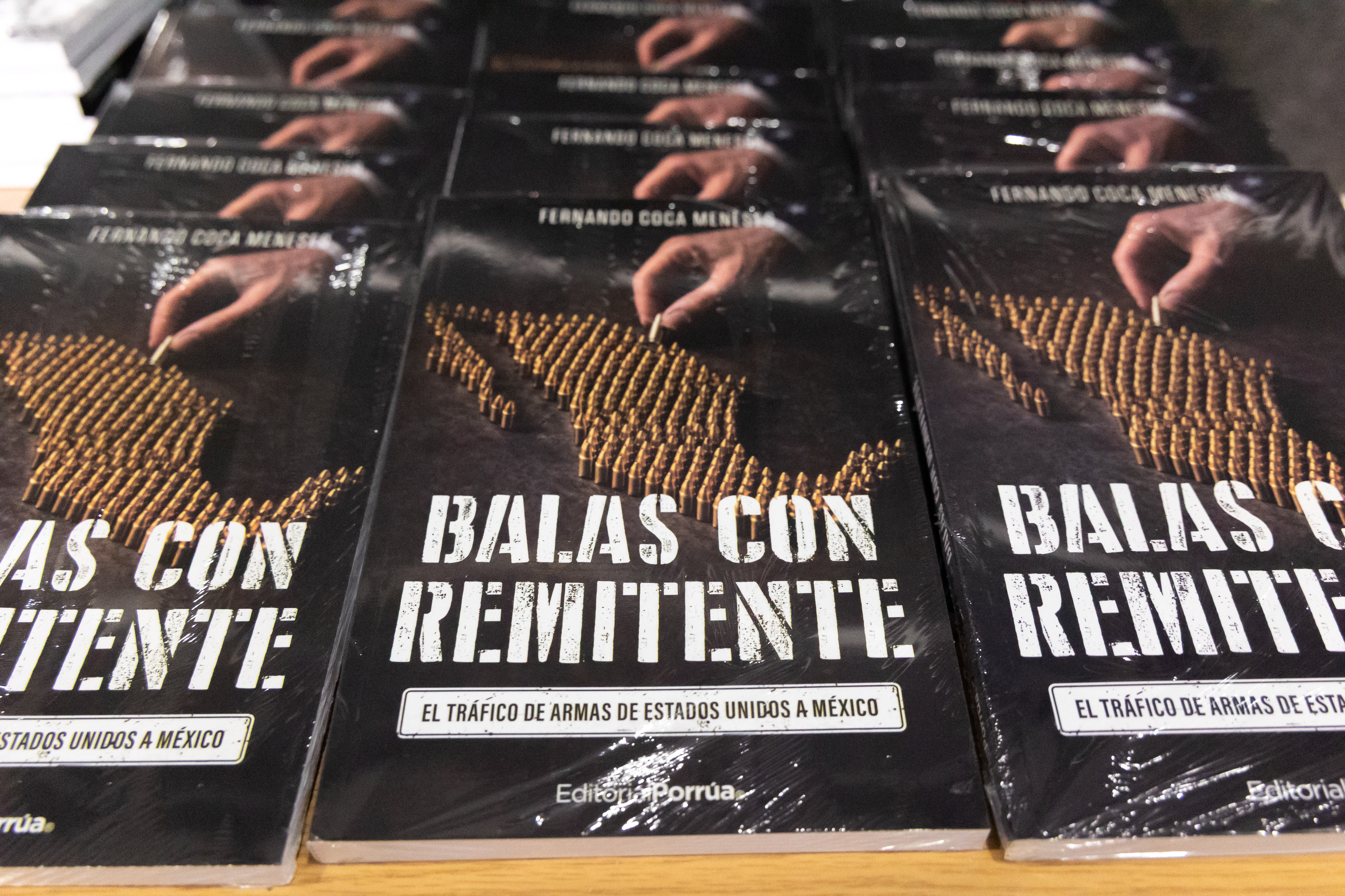 Presentan libro sobre dinámica bilateral en el tráfico de armas y drogas México-EUA
