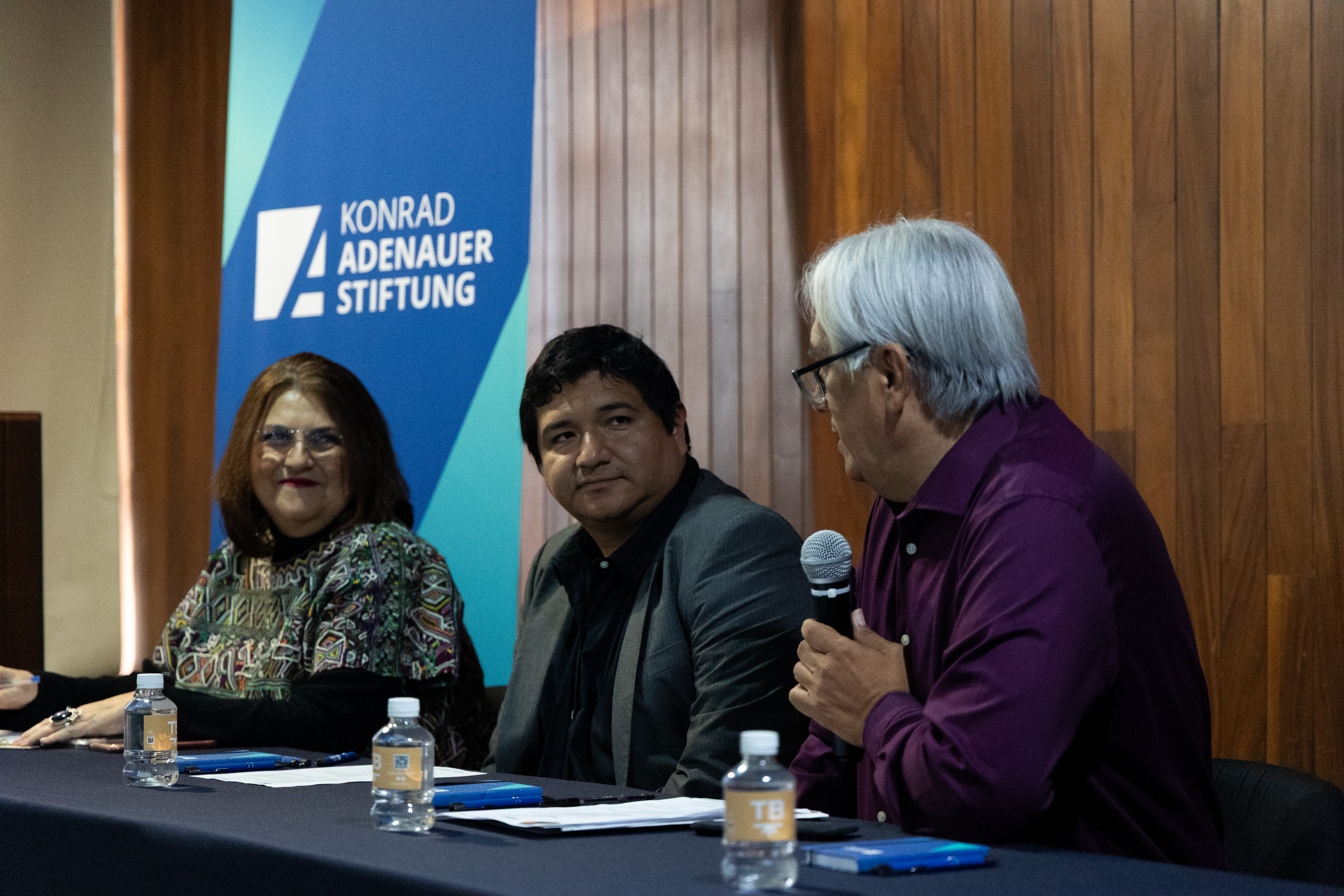 Inauguran el foro de periodismo “Voces de la democracia”, en CUGDL