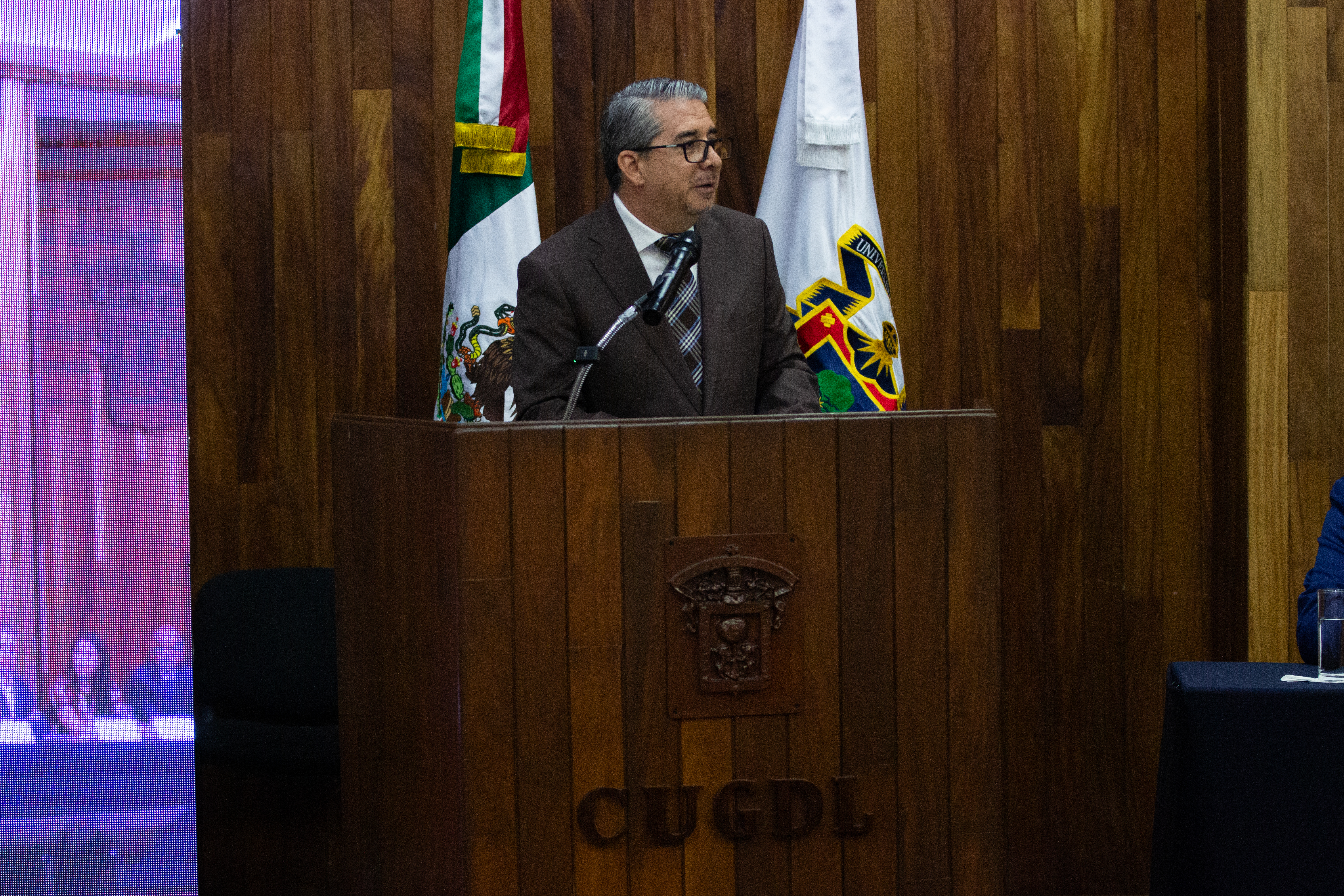 Mejorar el modelo híbrido, prioridad del Rector del CUGDL, Alberto Castellanos