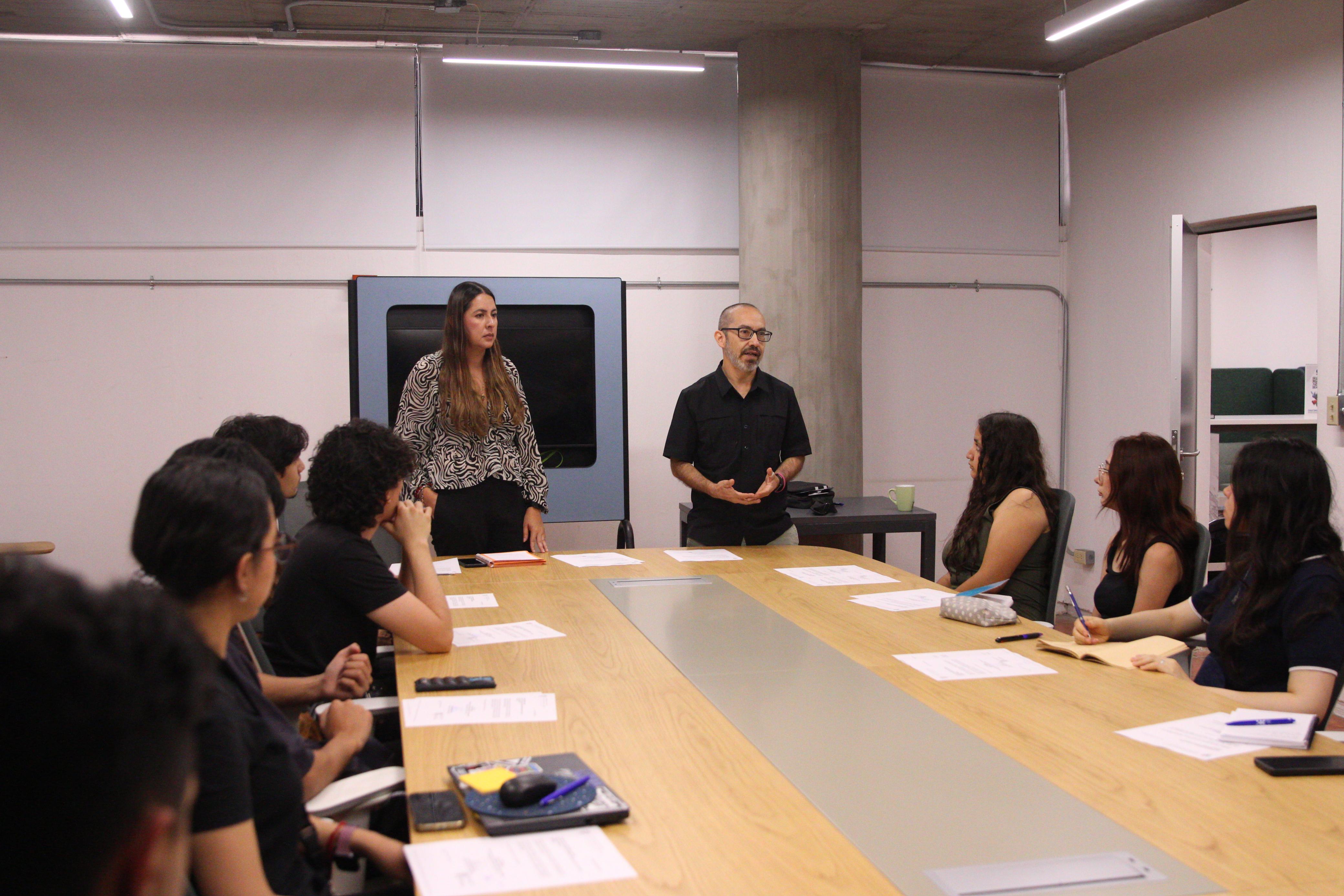 CUGDL otorga becas de apoyo económico a estudiantes sobresalientes
