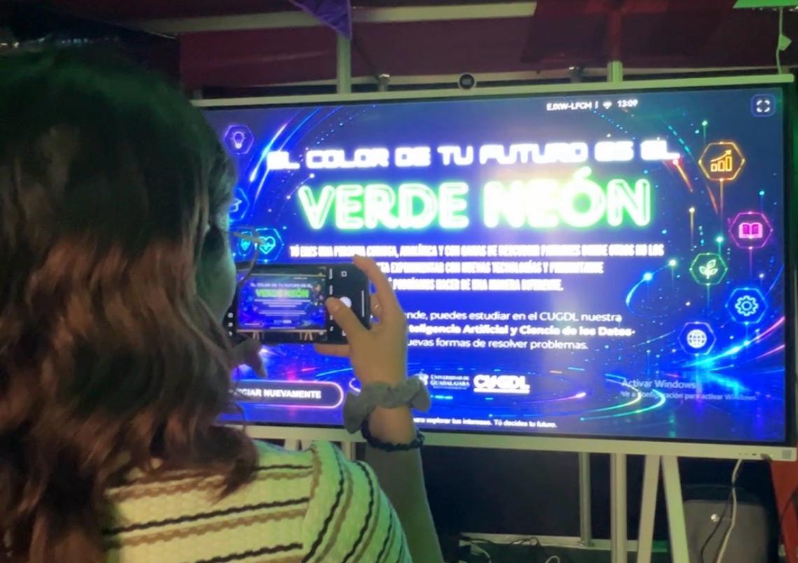 CUGDL toma color y lleva una experiencia interactiva a Papirolas 2026
