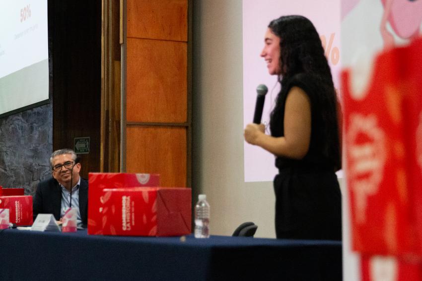 "Fluye con seguridad" llega al CUGDL: Por un tránsito libre de productos de gestión menstrual