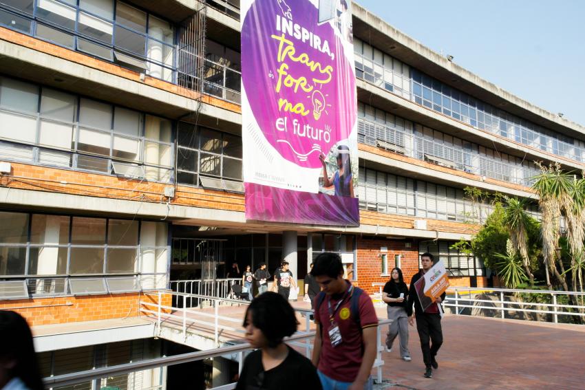 Asisten 1,202 aspirantes al CUGDL para presentar su examen de admisión UdeG