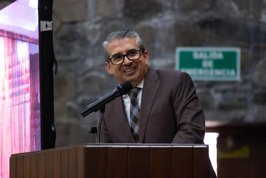 Mejorar el modelo híbrido, prioridad del Rector del CUGDL, Alberto Castellanos