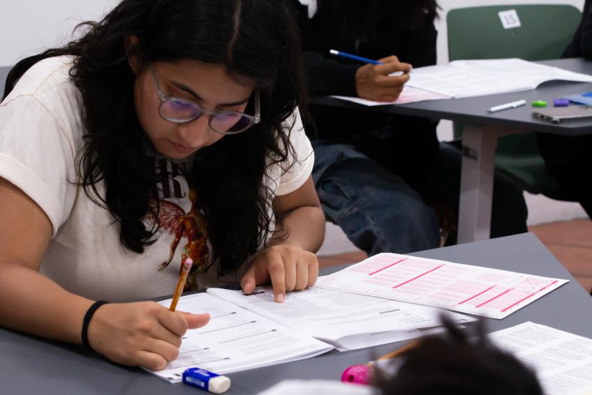 Asisten 1,202 aspirantes al CUGDL para presentar su examen de admisión UdeG