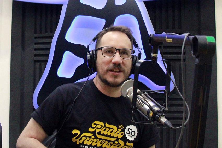 Rockología: la pasión por el rock y la radio de Julio Ríos