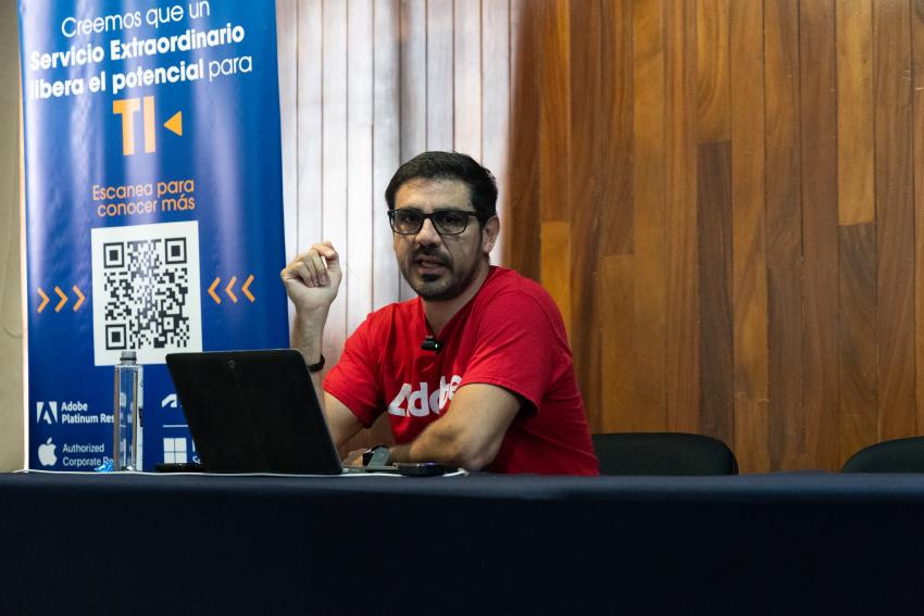 CUGDL fortalece la creatividad digital con taller especializado de Adobe