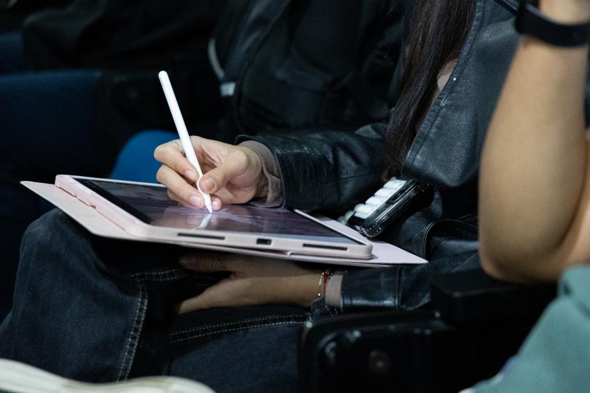 CUGDL fortalece la creatividad digital con taller especializado de Adobe