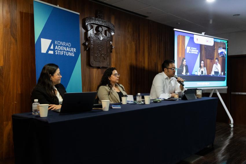 Inauguran el foro de periodismo “Voces de la democracia”, en CUGDL