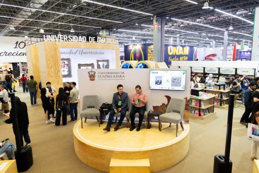 Académicos del CUGDL presentan colección sobre Gestión Cultural en la FIL 2025