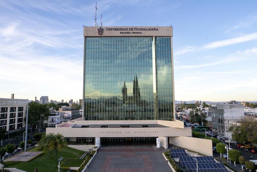 UdeG, primera universidad pública en condonar pago de matrícula en posgrados