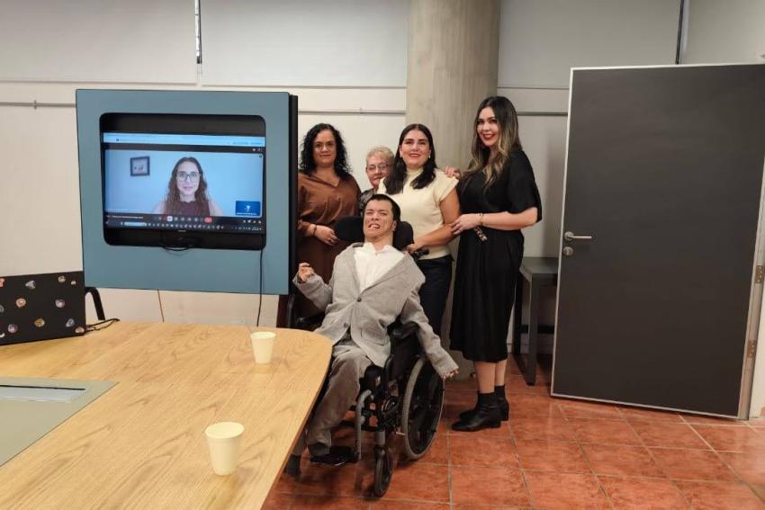 Egresado del CUGDL impulsa estrategias de acompañamiento inclusivo en educación virtual