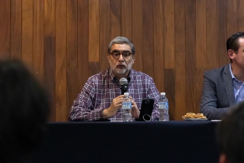 Presentan libro sobre dinámica bilateral en el tráfico de armas y drogas México-EUA