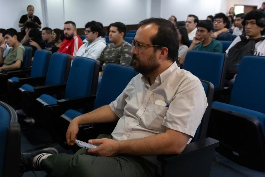 Presentan libro sobre dinámica bilateral en el tráfico de armas y drogas México-EUA