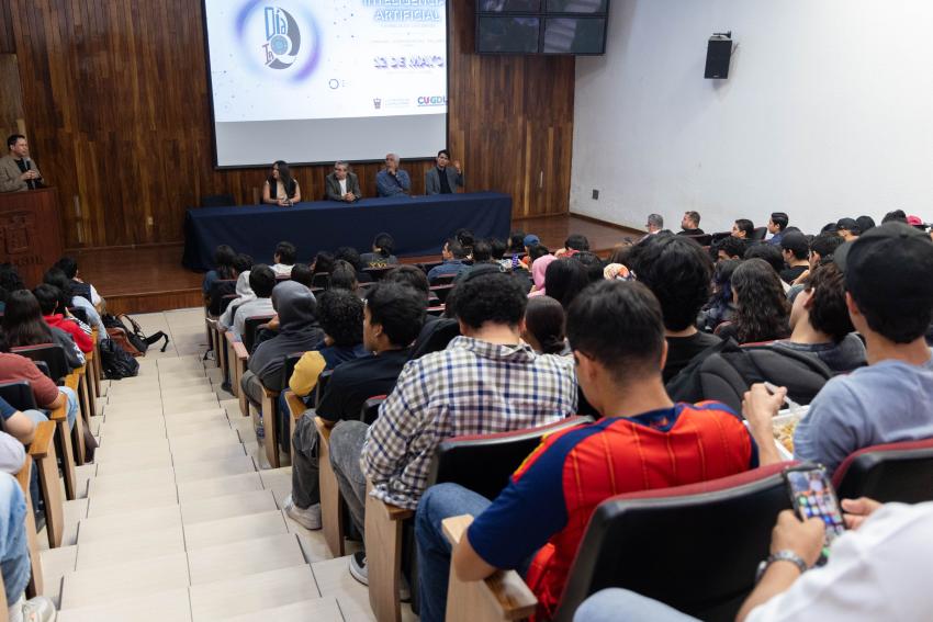 Brindan actualización en AI y ciencia de datos para fortalecer perfiles de egreso en CUGDL