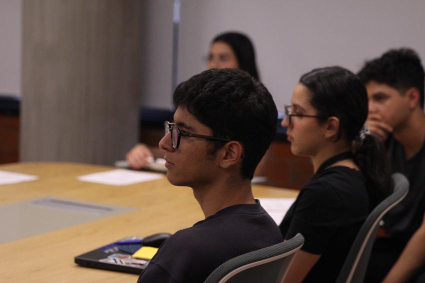 CUGDL otorga becas de apoyo económico a estudiantes sobresalientes
