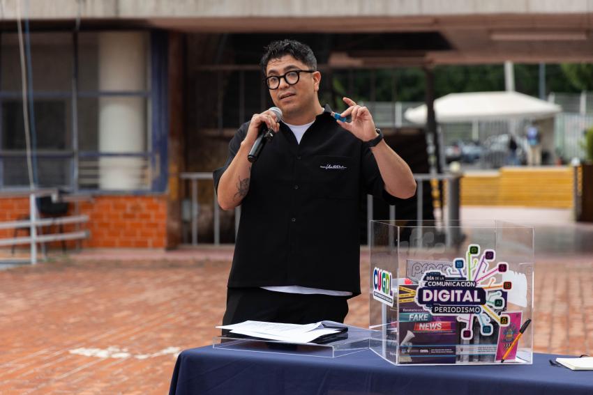 Crea CUGDL cápsula del tiempo para preservar la memoria del periodismo actual