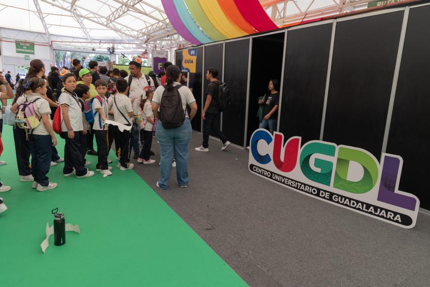 CUGDL toma color y lleva una experiencia interactiva a Papirolas 2026