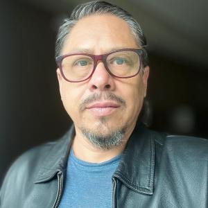 Joel Cortés, egresado de CUGDL, obtiene Premio Nacional de Periodismo de Salud