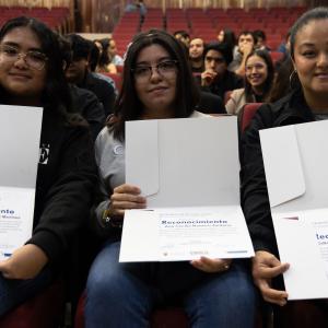 Ganadoras del Concurso de Arte Digital 2025 presentan obras sobre autocuidado y redes de apoyo en el 25