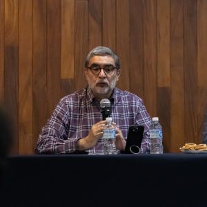 Presentan libro sobre dinámica bilateral en el tráfico de armas y drogas México-EUA
