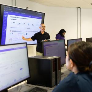 CUGDL fortalece la emisión de constancias digitales con POK para impulsar la trayectoria académica estudiantil