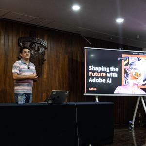 Adobe Day acerca la inteligencia artificial a estudiantes de Creatividad Digital del CUGDL